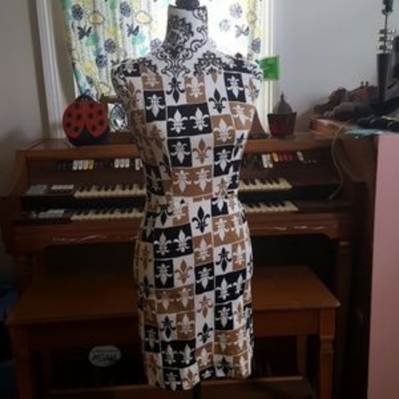 Joan dress in Grand Fleur - Picture 2 of 4